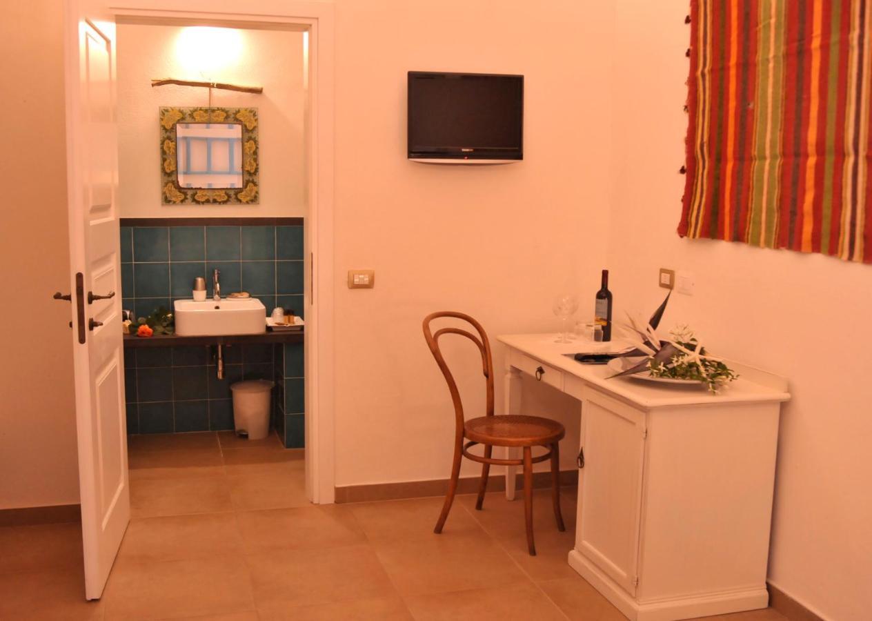 Hotel Villa Pimpina Carloforte Kültér fotó