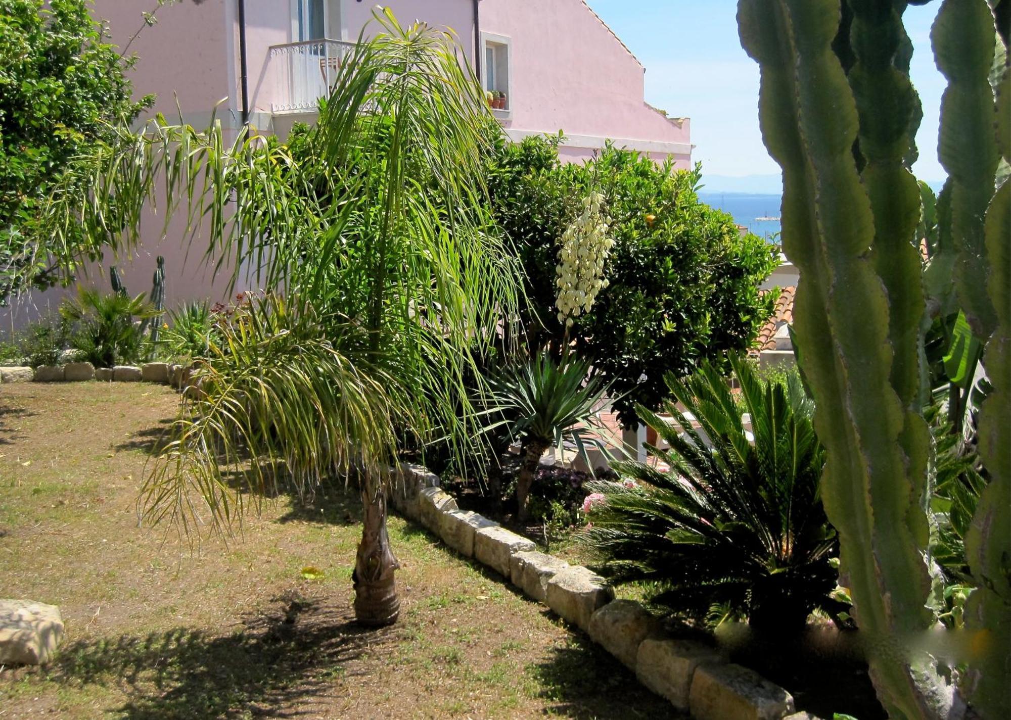 Hotel Villa Pimpina Carloforte Kültér fotó